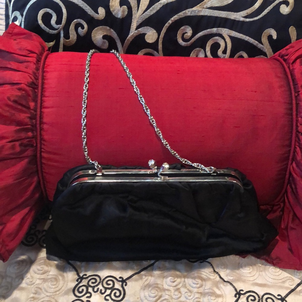 Black clutch